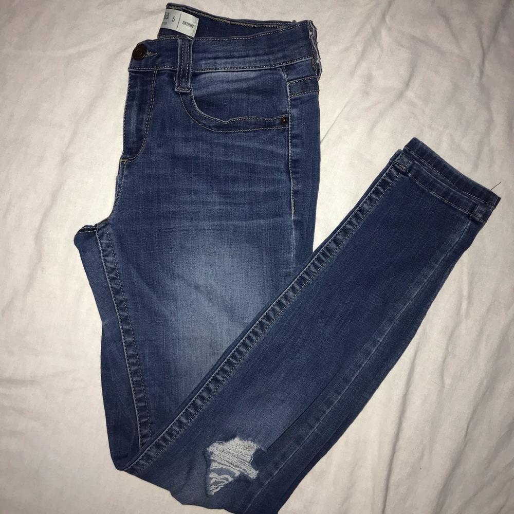 Ripped skinny jeans